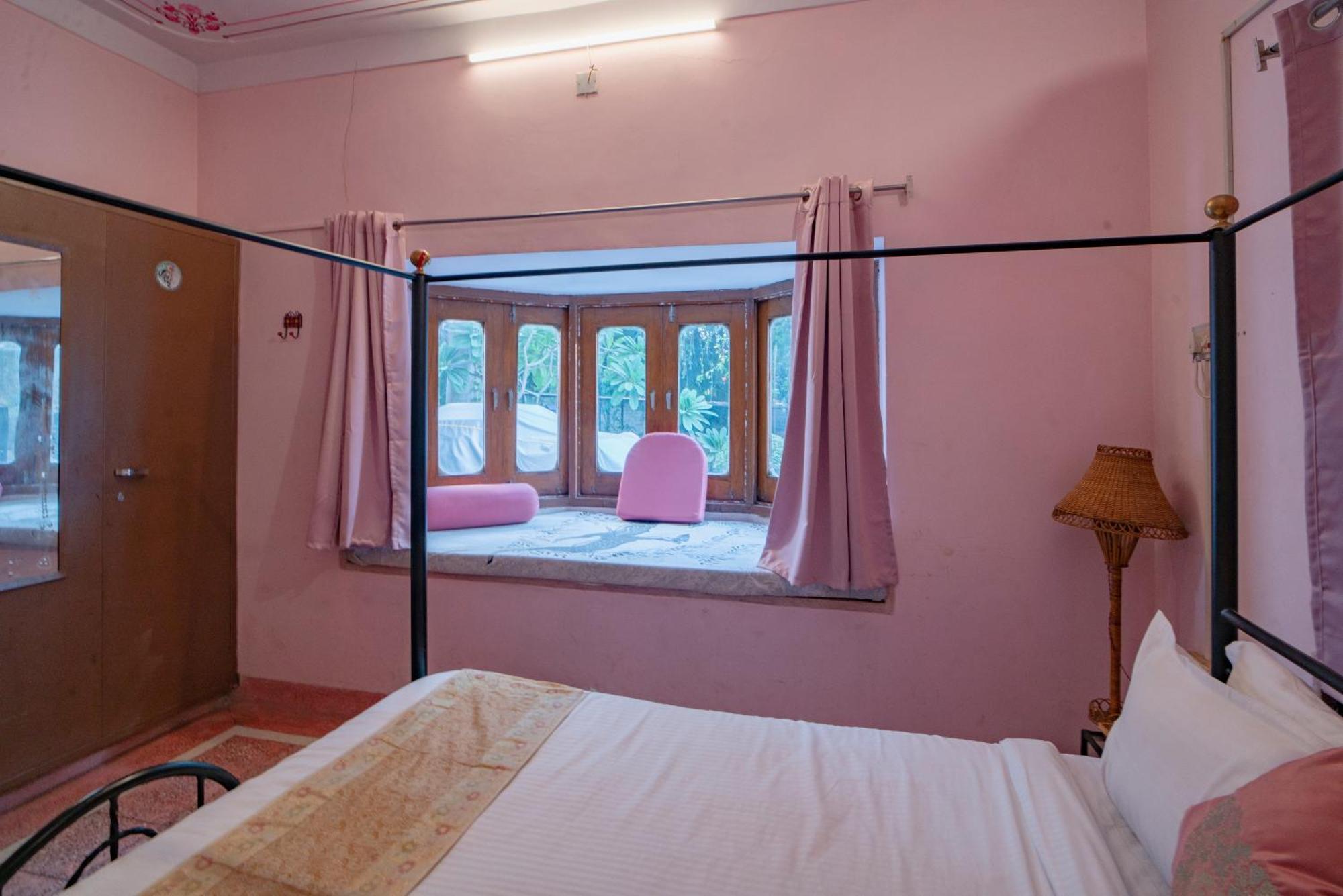 Hotel Ambavgarh Palace Udaipur Exterior foto