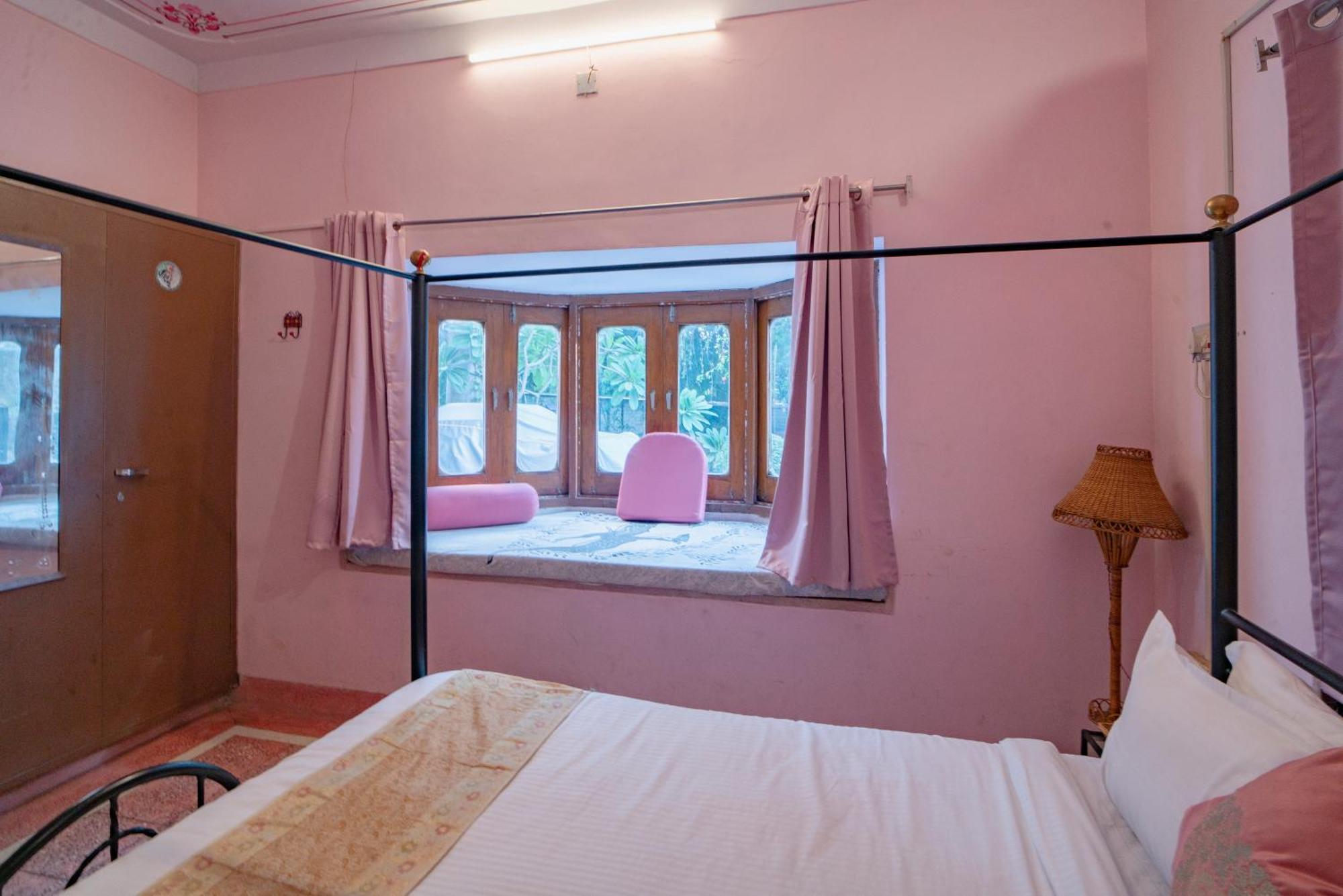 Hotel Ambavgarh Palace Udaipur Exterior foto