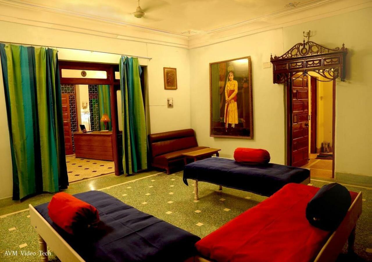 Hotel Ambavgarh Palace Udaipur Exterior foto